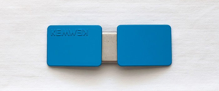 Kemwek Medium Corto Sporty Azul con Wek Plata